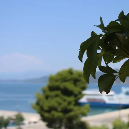 Tsirigotis Standard Sea View Lutrá Edipszú