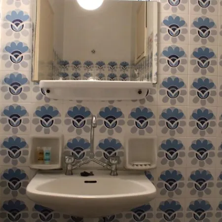 Tsirigotis Standard Sea View לאוטרה אדיפסאו